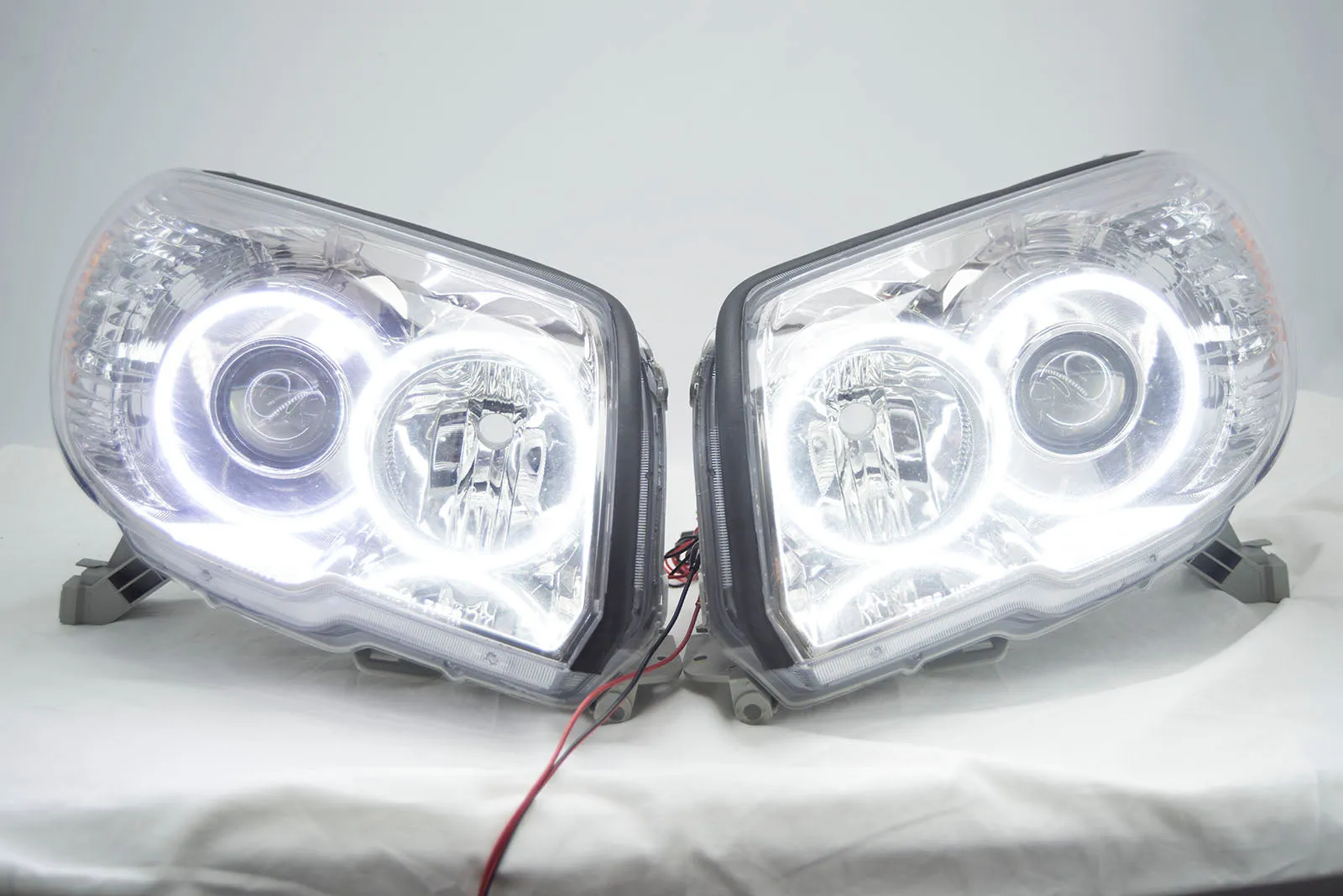 2006-09 Toyota 4Runner Sport Projector Headlights // ORACLE Plasma White Halos
