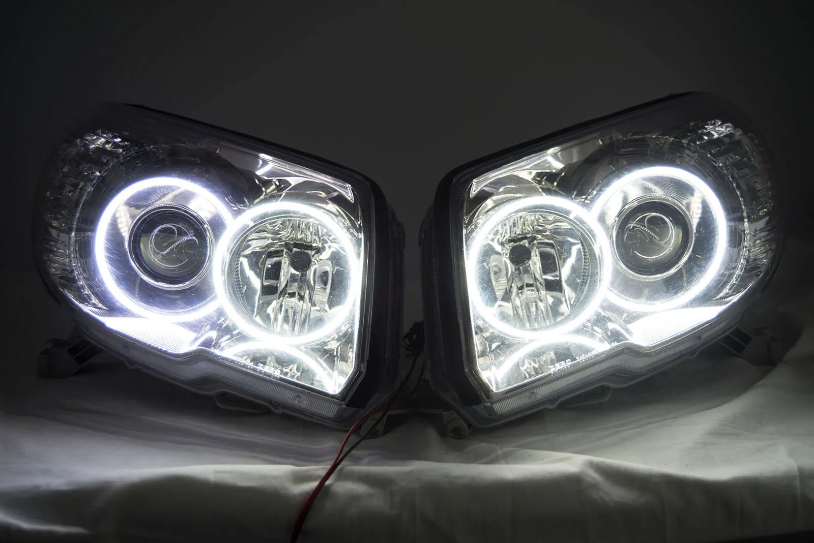 2006-09 Toyota 4Runner Sport Projector Headlights // ORACLE Plasma White Halos