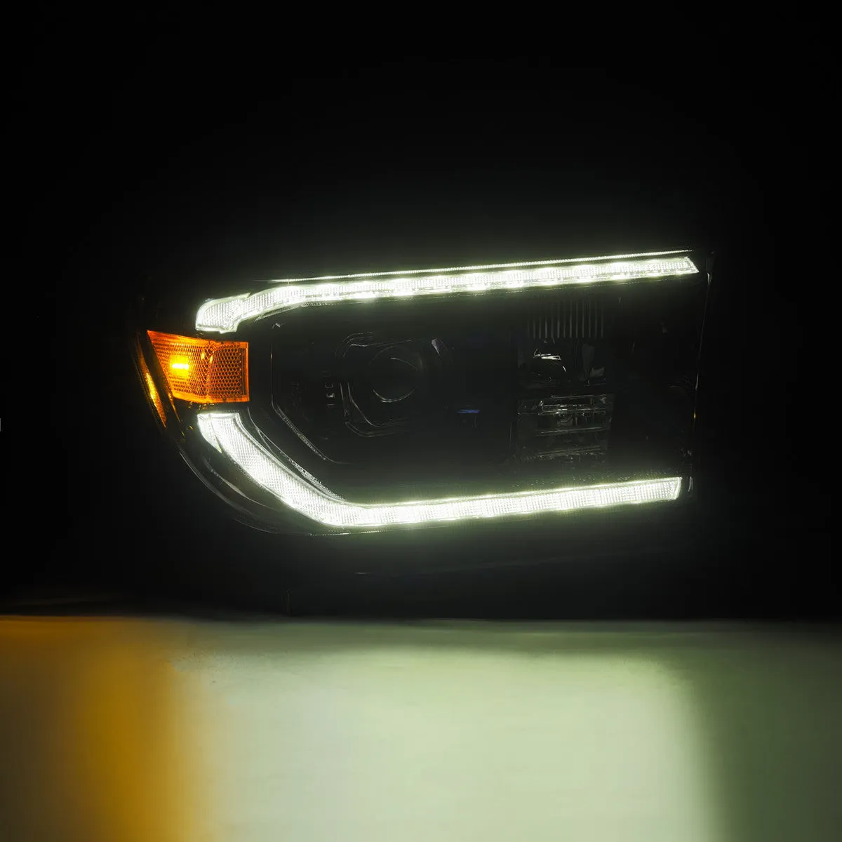 2007-2014 Toyota Tundra alpharex Headlights