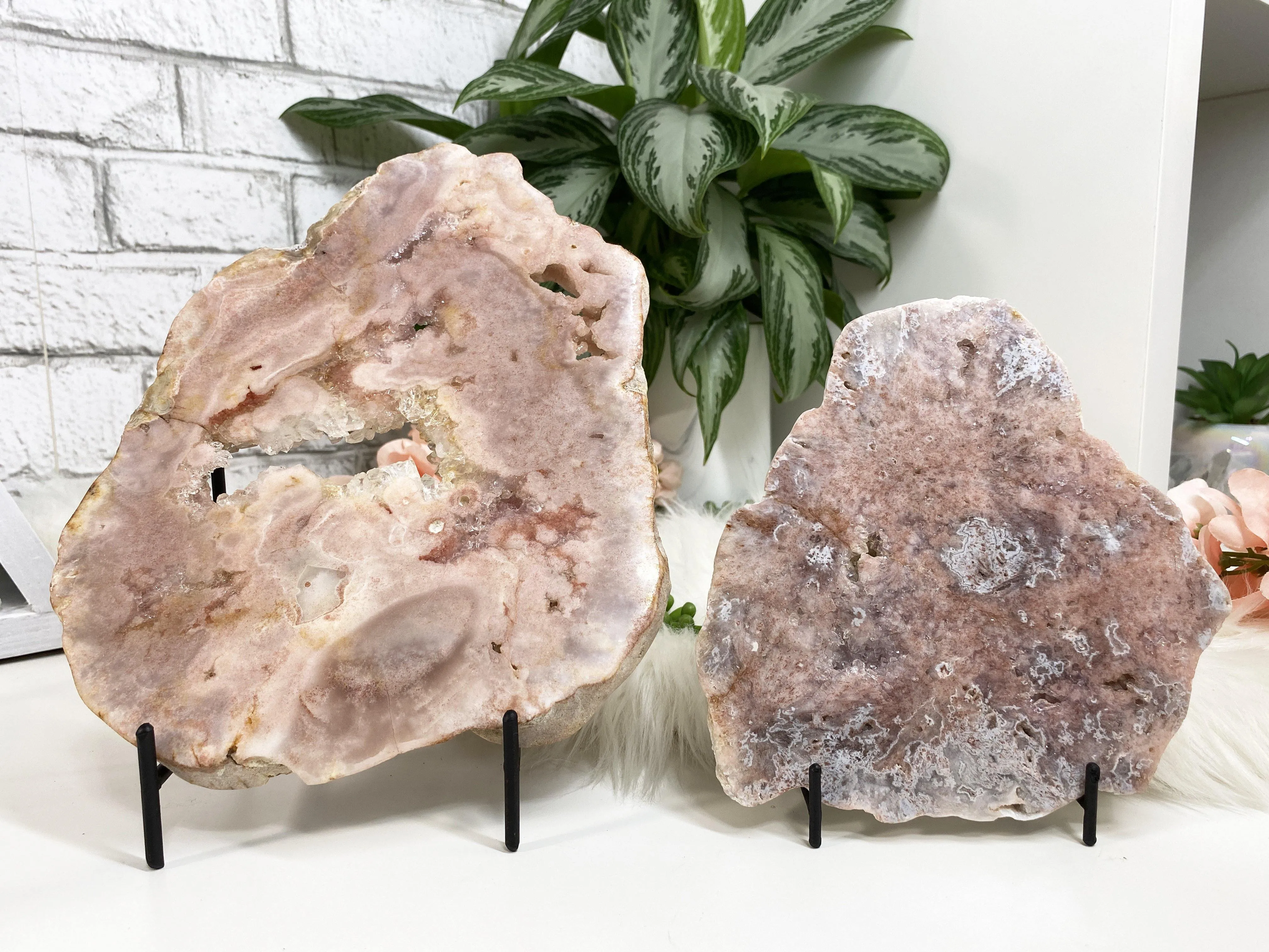 Black Metal Stand for Crystals