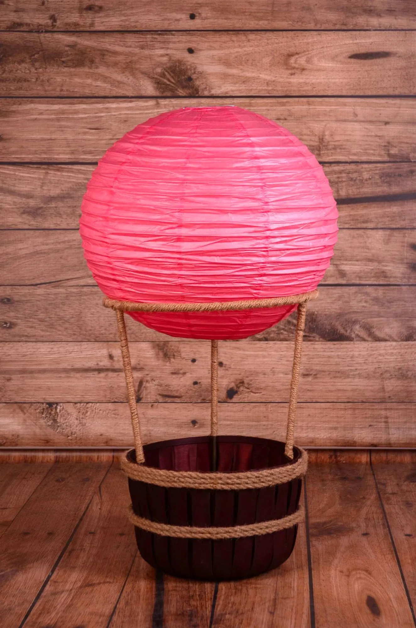 Hot Air Balloon Basket AND 6 Balloons - Brown Basket