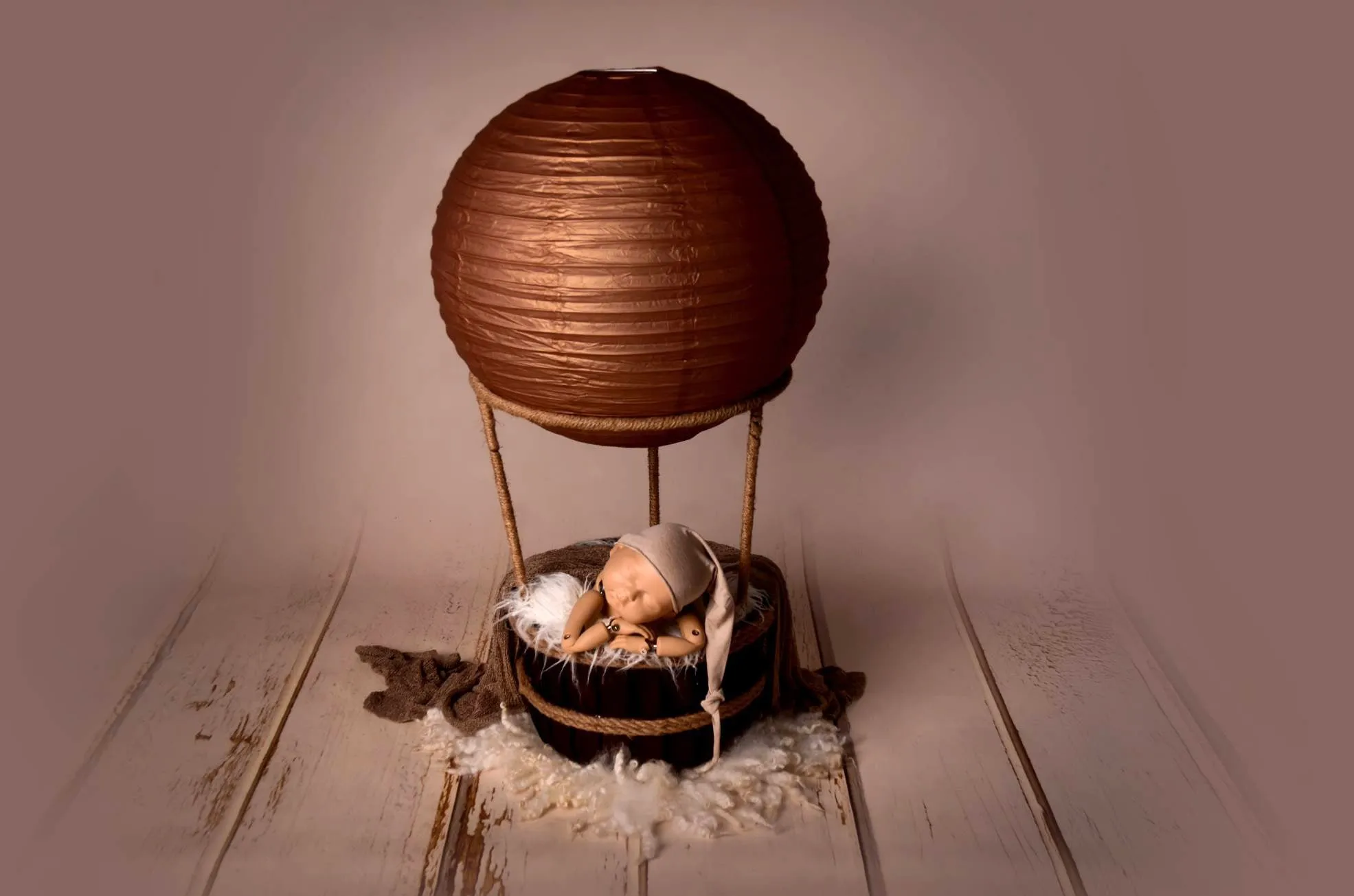 Hot Air Balloon Basket AND 6 Balloons - Brown Basket
