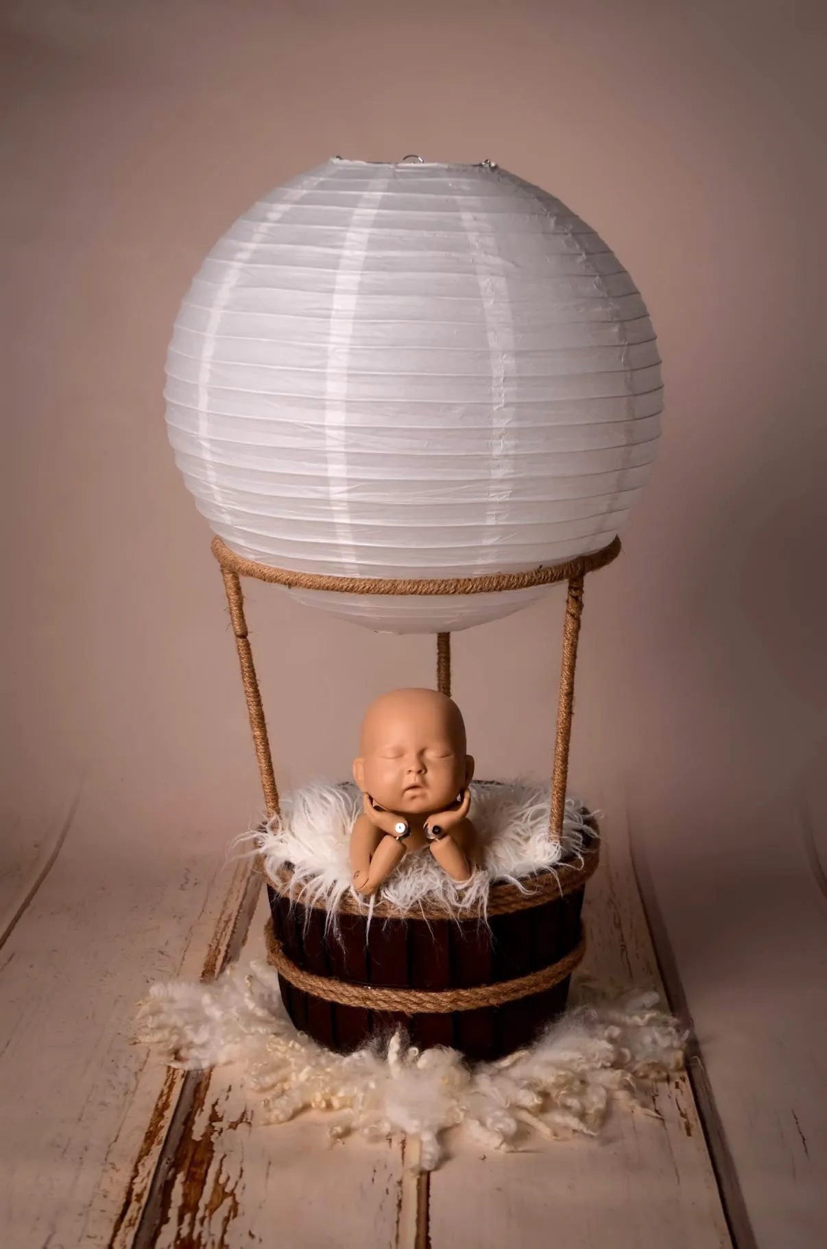 Hot Air Balloon Basket AND 6 Balloons - Brown Basket