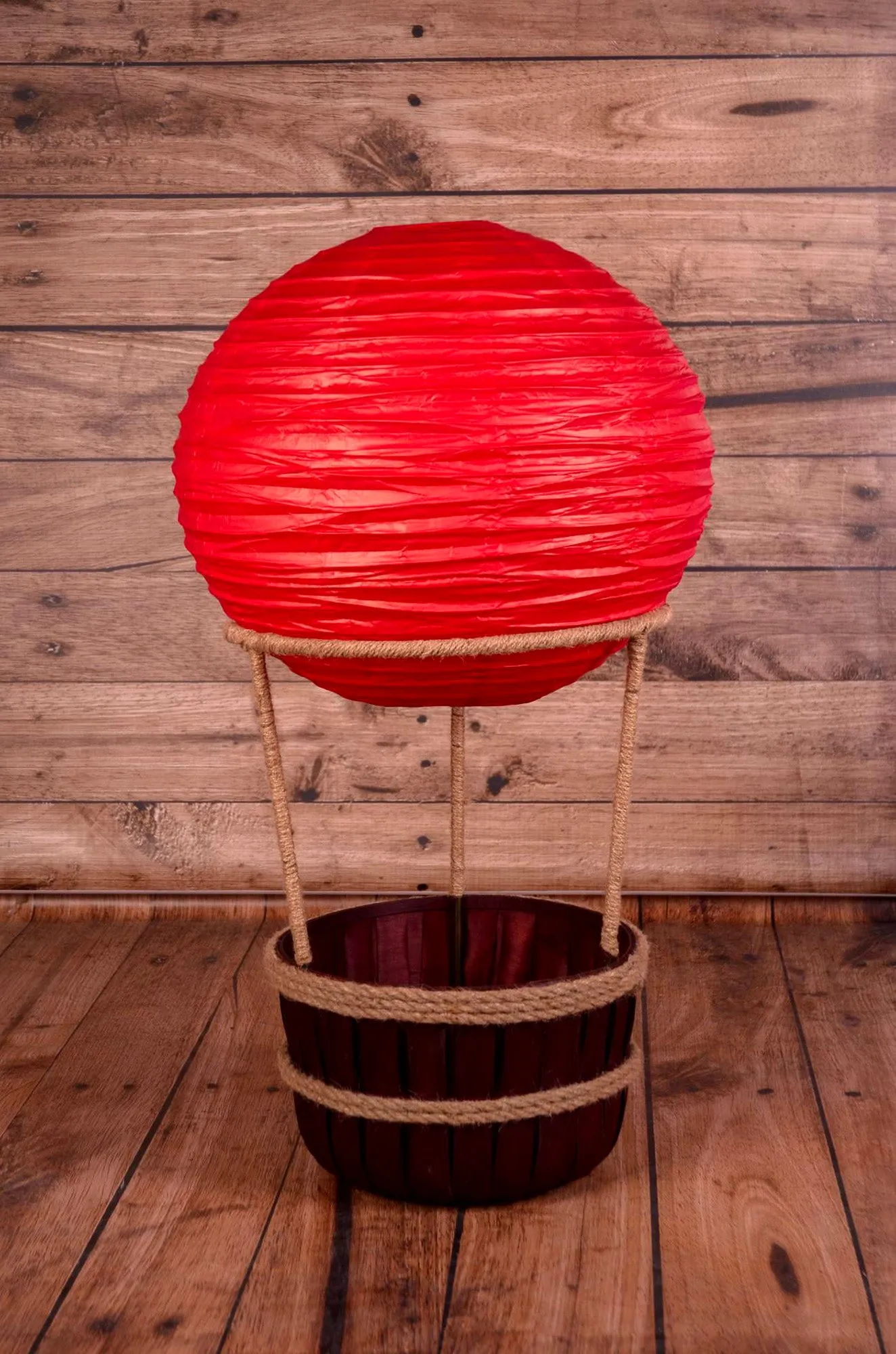 Hot Air Balloon Basket AND 6 Balloons - Brown Basket