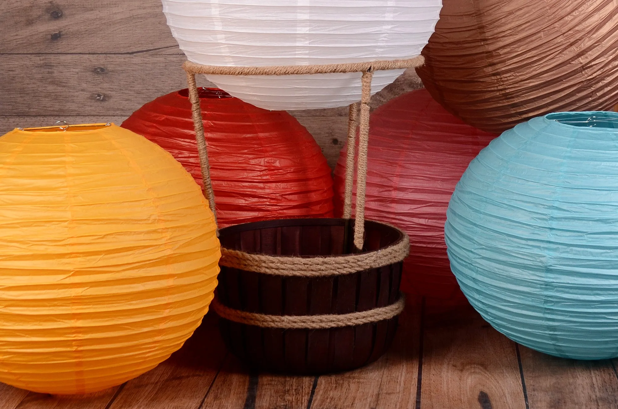 Hot Air Balloon Basket AND 6 Balloons - Brown Basket