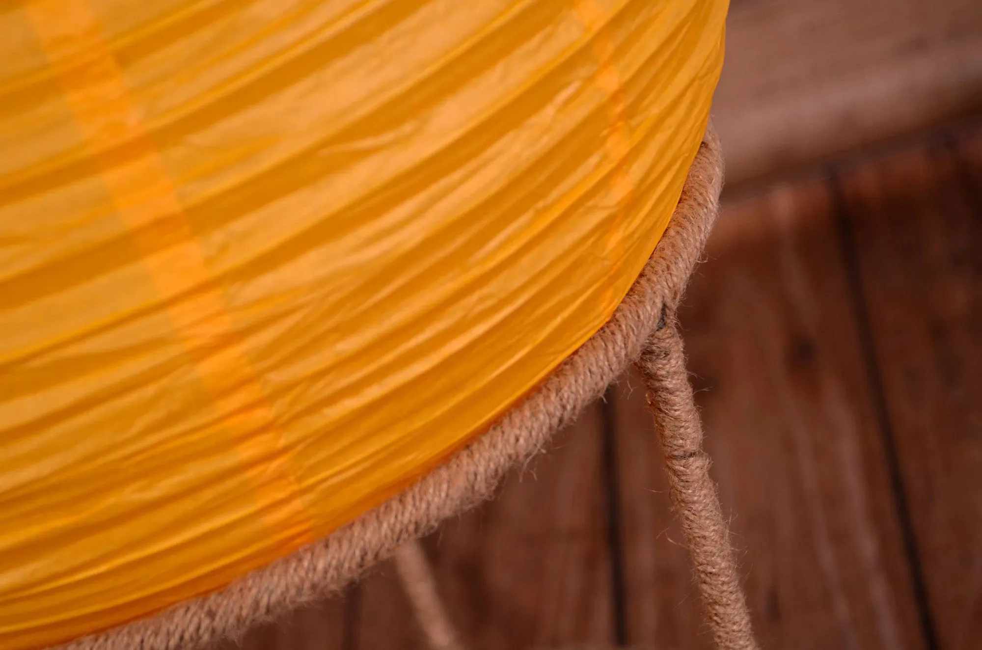 Hot Air Balloon Basket AND 6 Balloons - Brown Basket