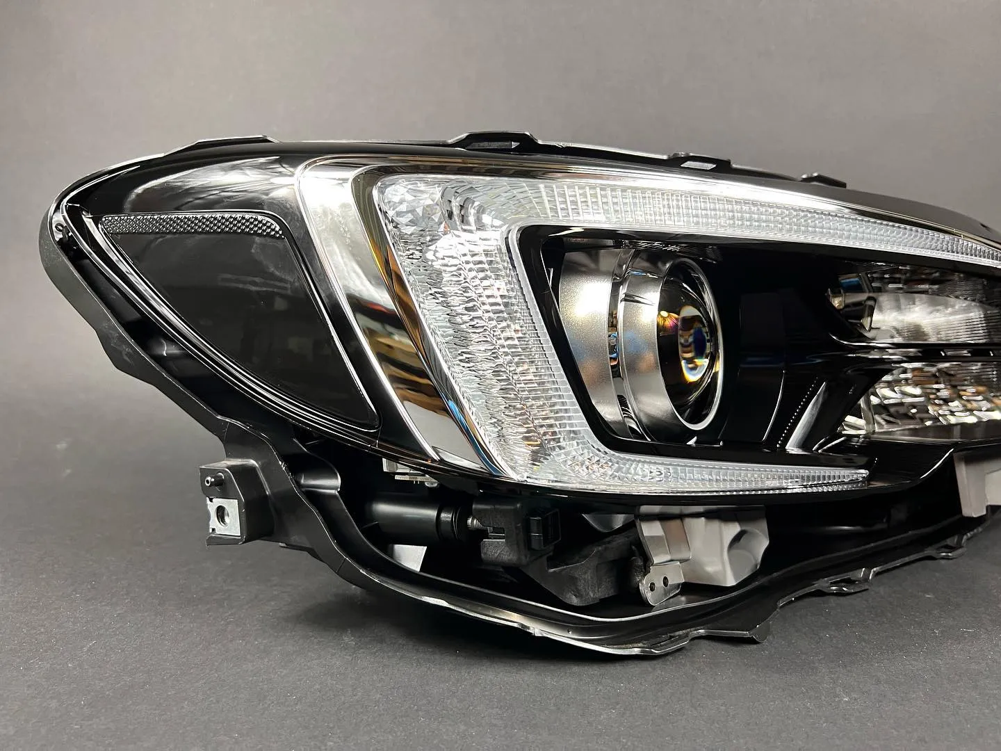 Lightwerkz 18-20 WRX/STi Adaptive AFS LED Projector Retrofit Service