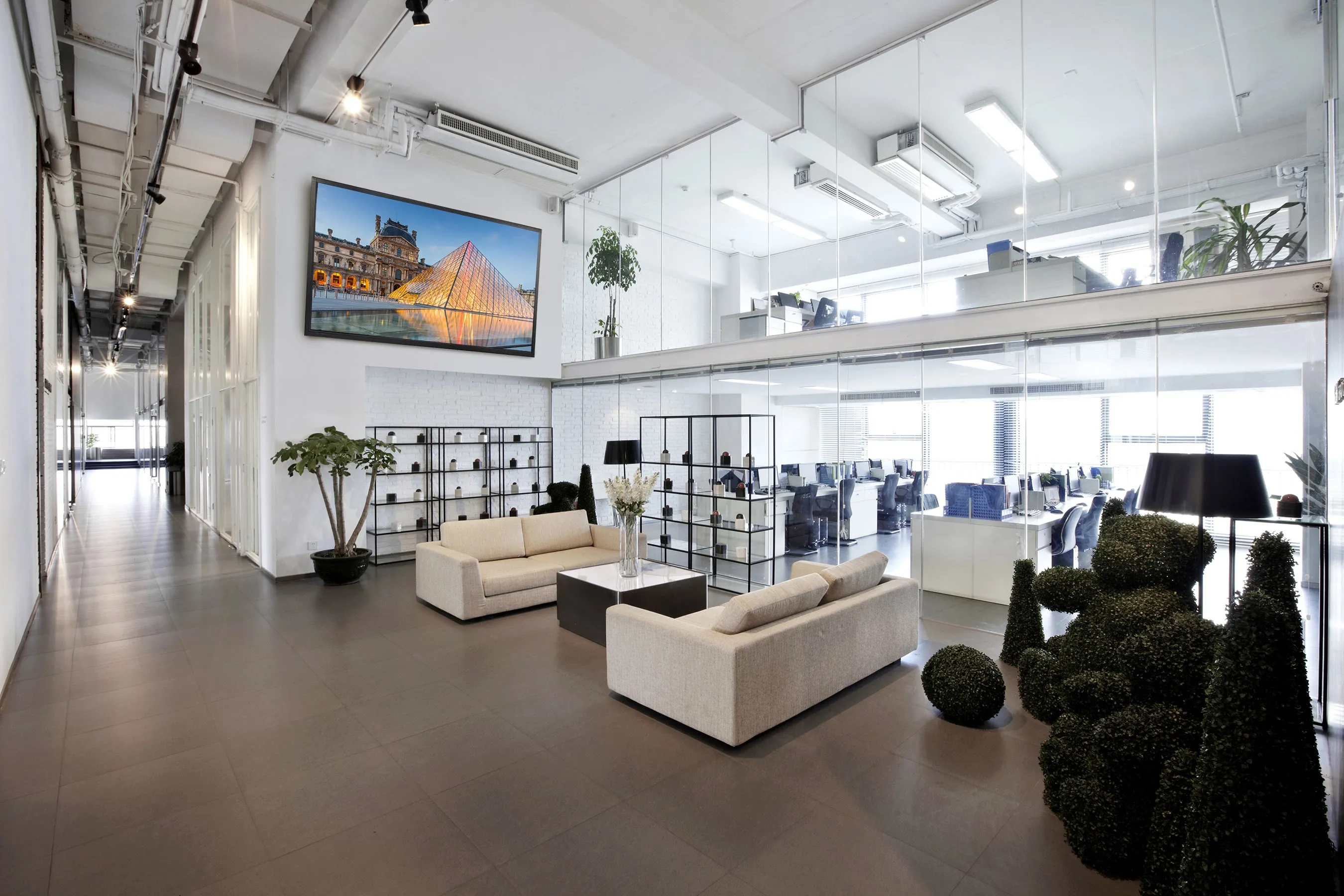 <html>SmartMount<sup>®</sup> Universal Tilt Wall Mount for 60" to 98" Displays</html>