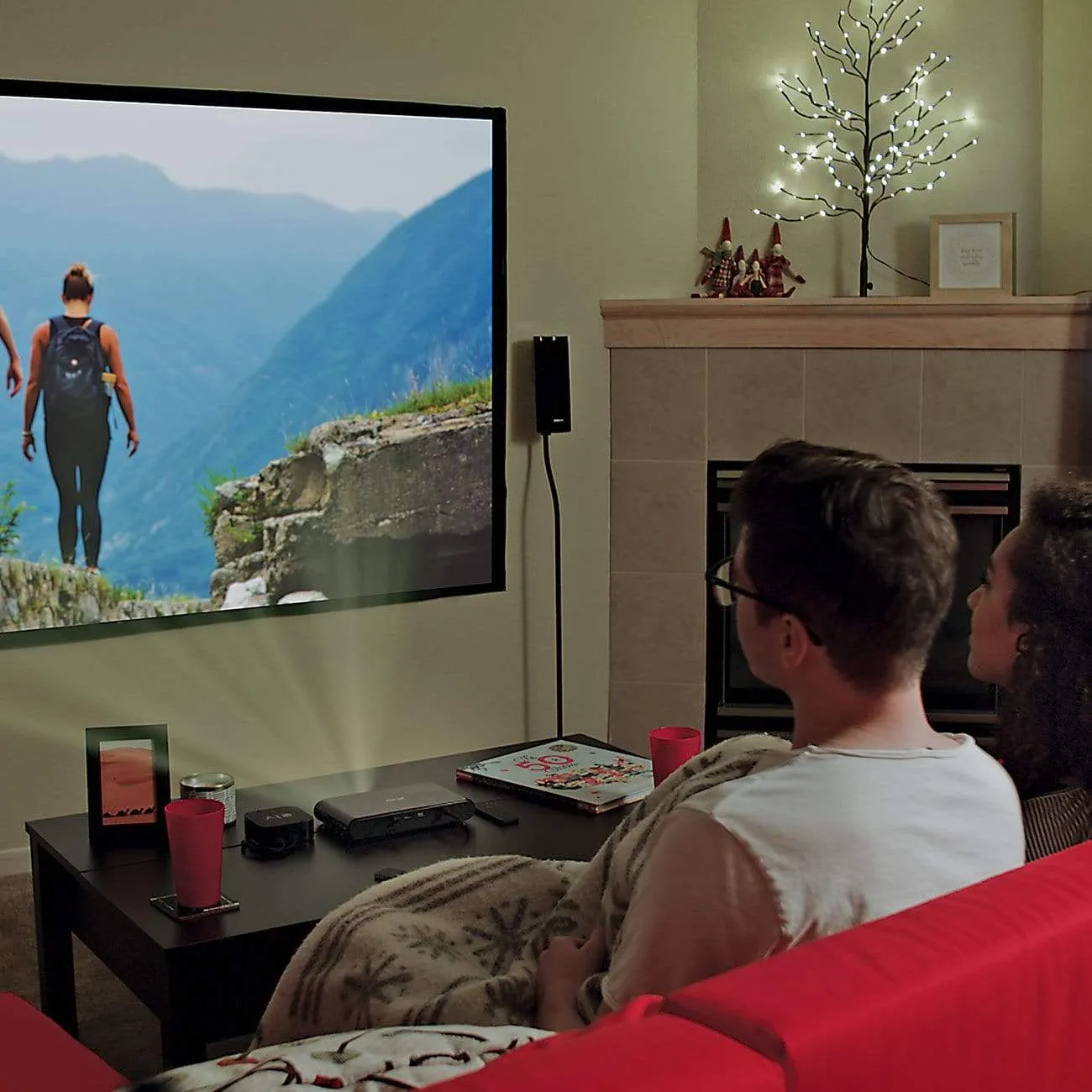 Miroir M631 Ultra Pro 1080p Projector, 700 LED Lumens, Battery-Powered, USB Type C Video and Charge