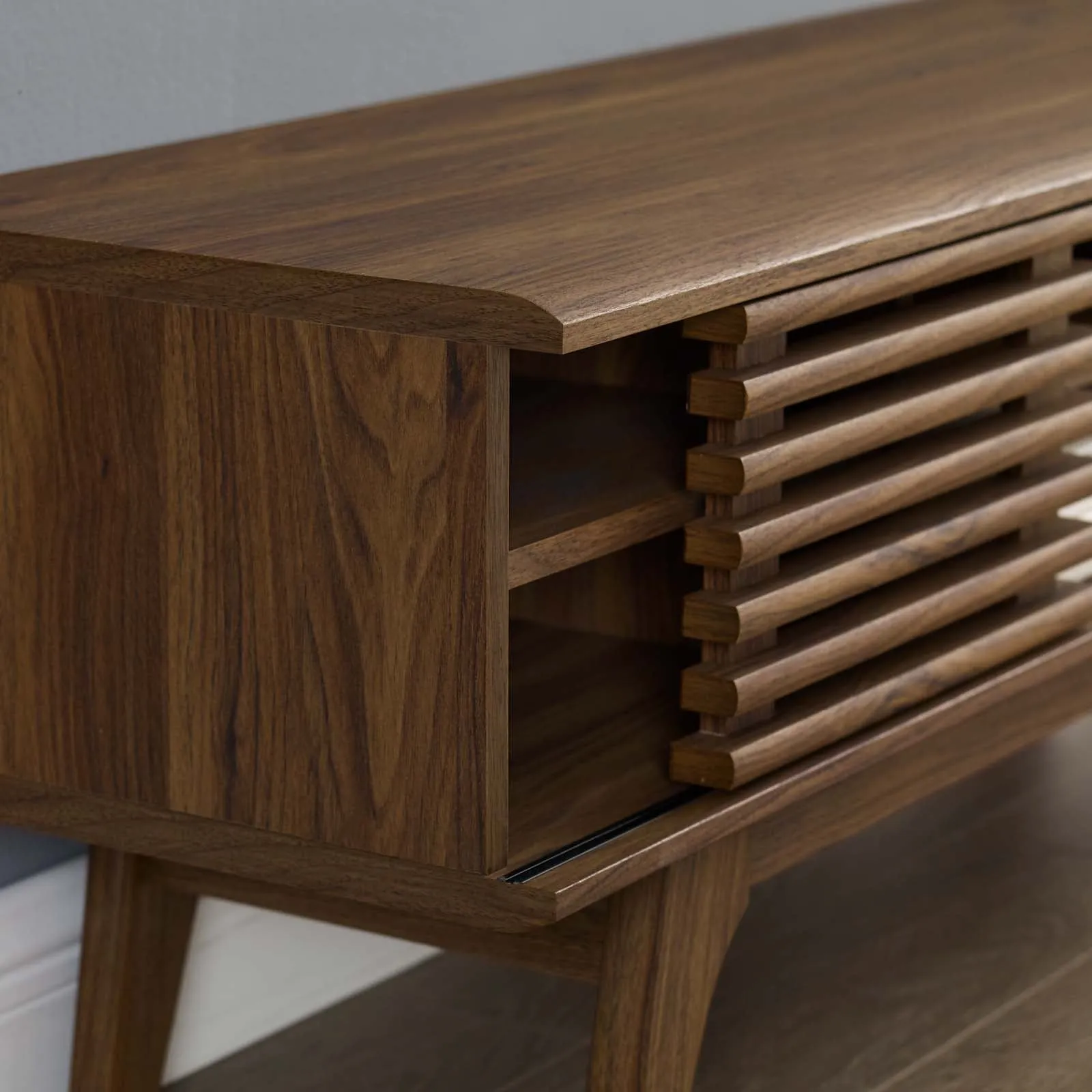 Render 46" Media Console TV Stand Walnut EEI-3837-WAL