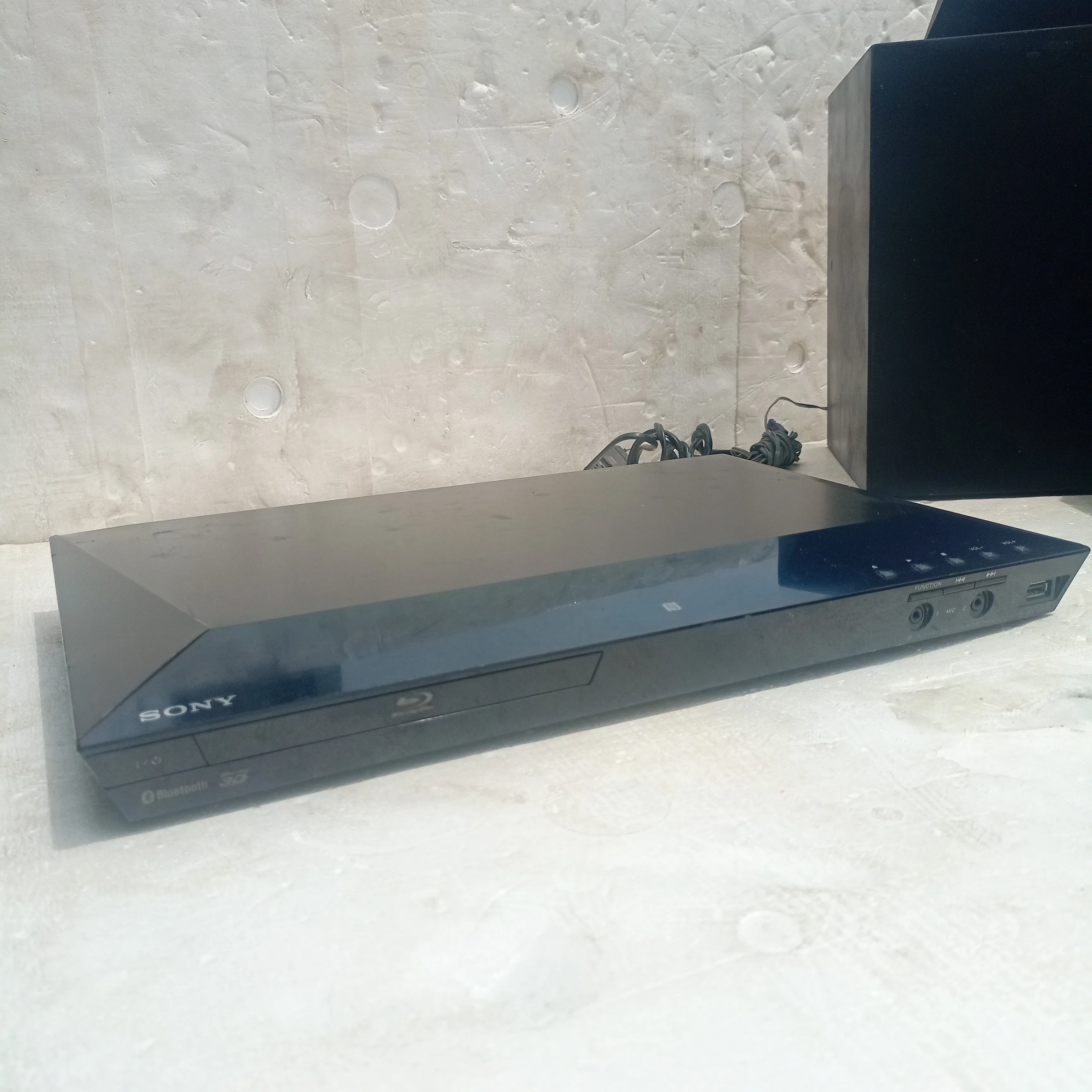 Sony BDV-E4100 5.1Ch 1000Watts Bluetooth Smart 3D Blu-ray DVD Home Theater Machine Head (Wifi, Netflix) - Foreign Used