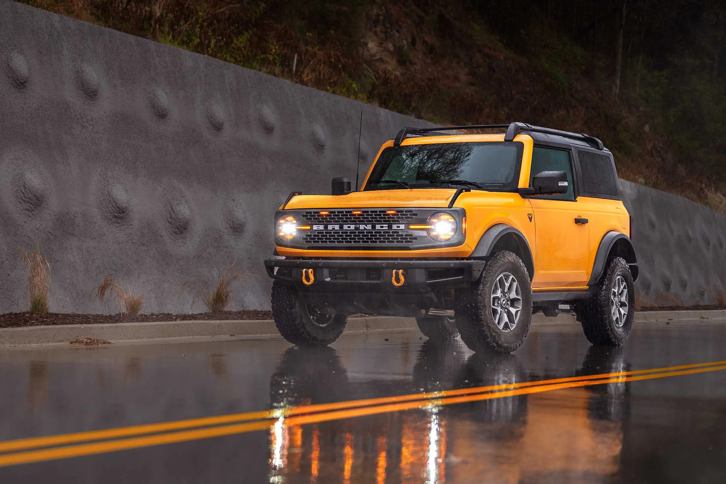 XB LED Headlights: Ford Bronco (21 ) (Pair / Amber DRL)
